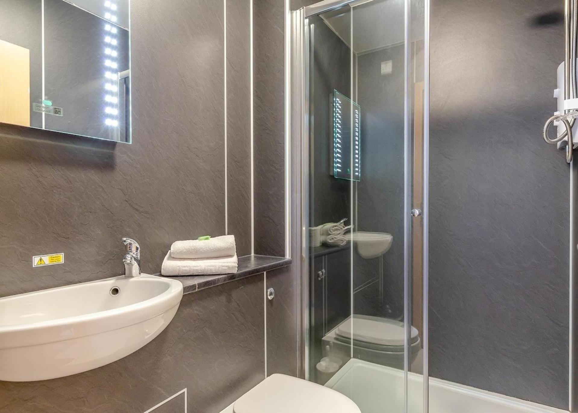 Coastal Charm Retreat In Ilfracombe Apartment ภายนอก รูปภาพ