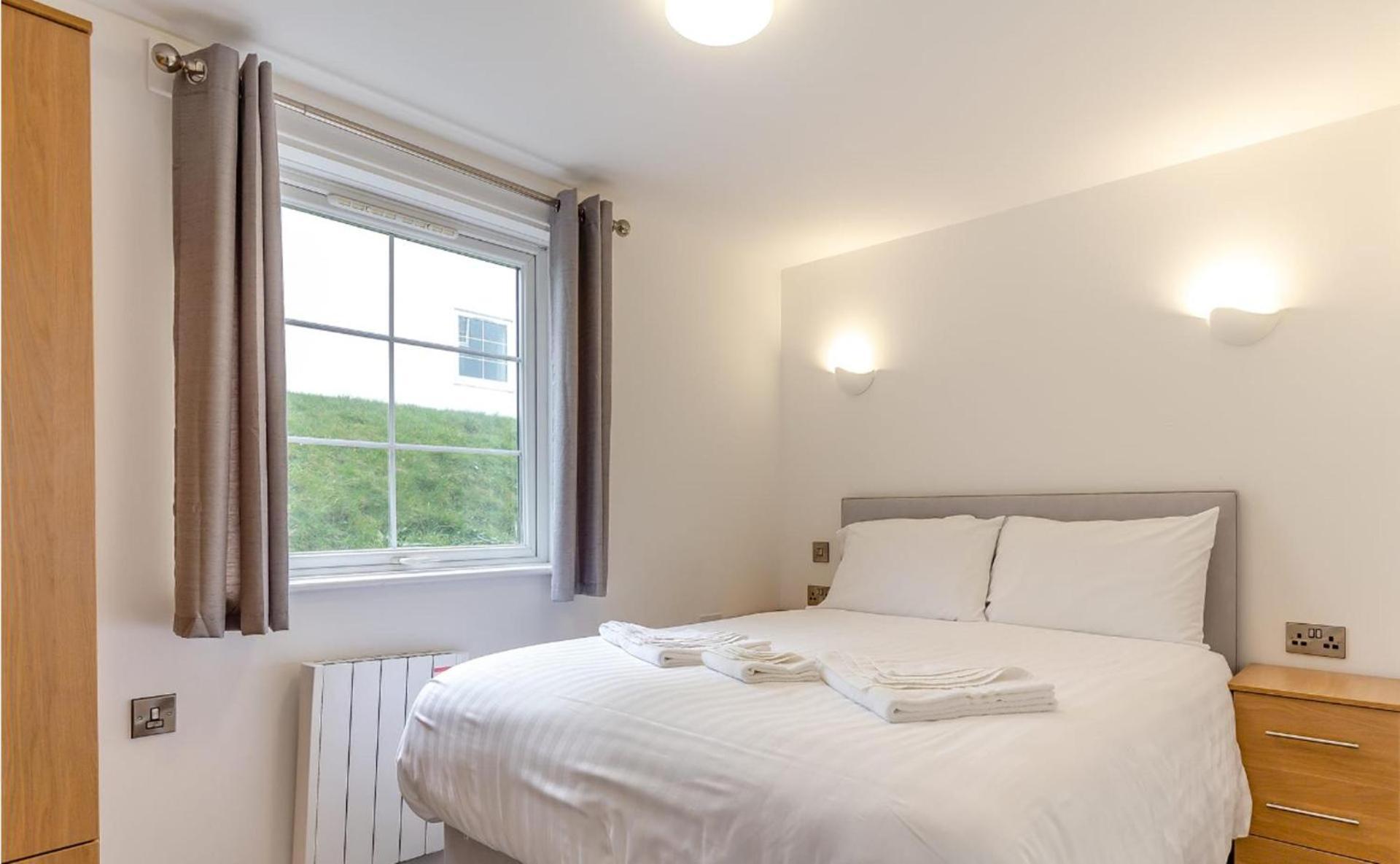 Coastal Charm Retreat In Ilfracombe Apartment ภายนอก รูปภาพ